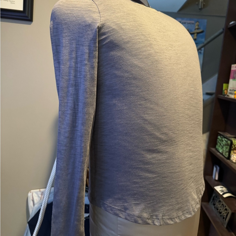 Elegant Women's Long Sleeve Top in Blue